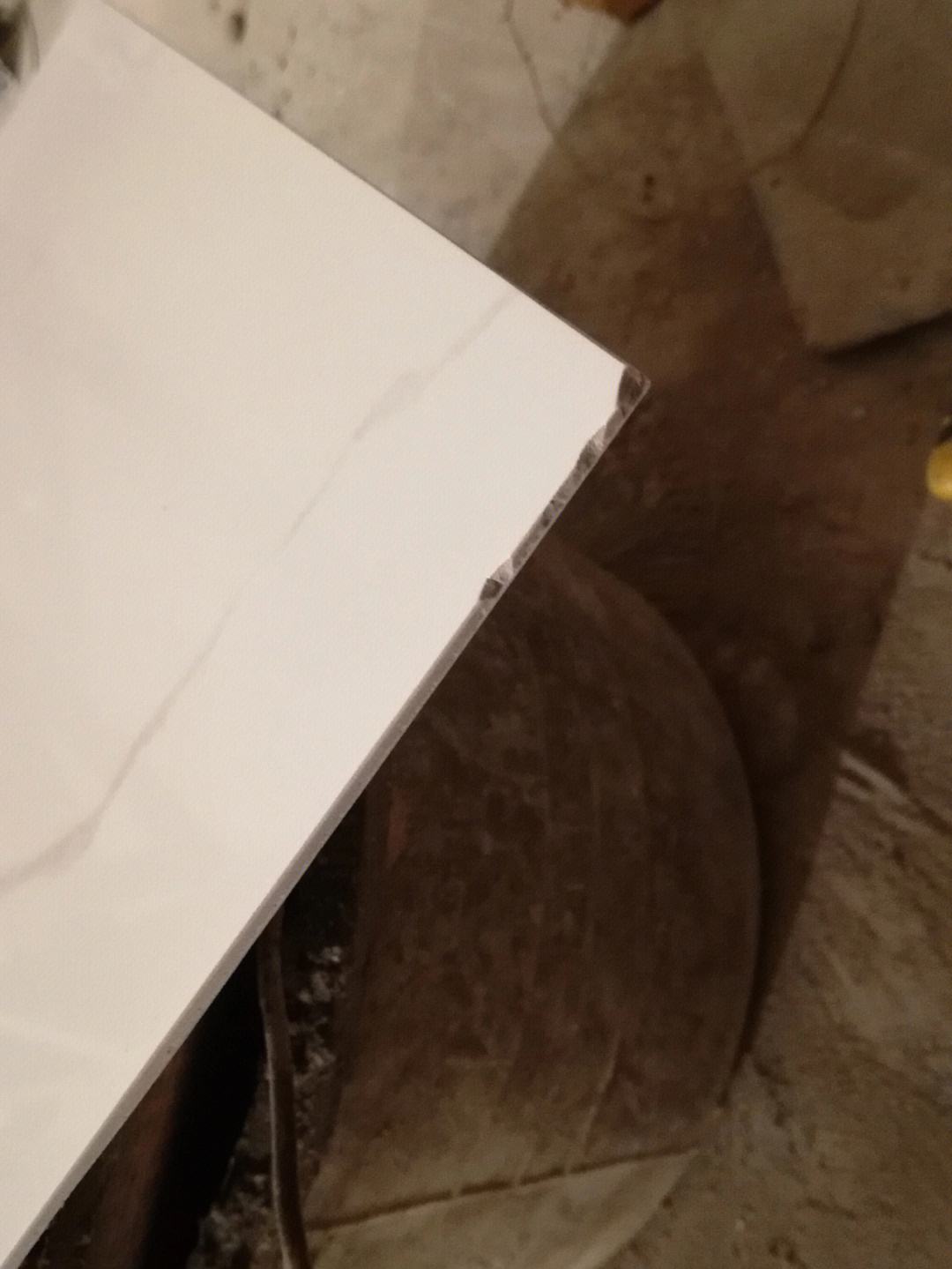 马桶崩瓷(马桶瓷烂了一块怎么办)